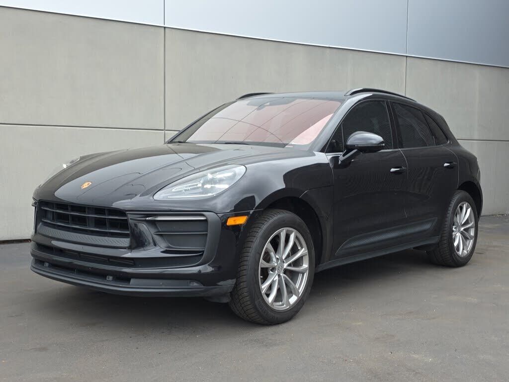 2022 PORSCHE Macan
