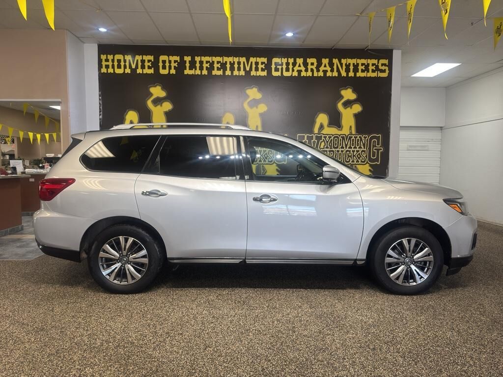 2020 NISSAN Pathfinder