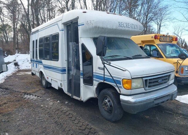 2005 FORD E-350
