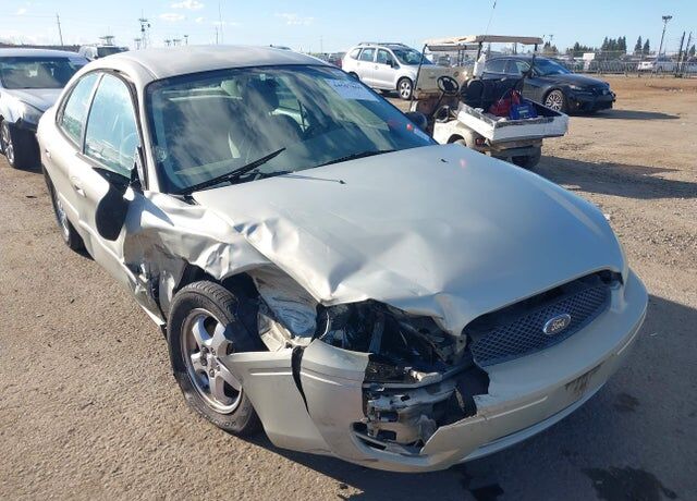 2004 FORD Taurus