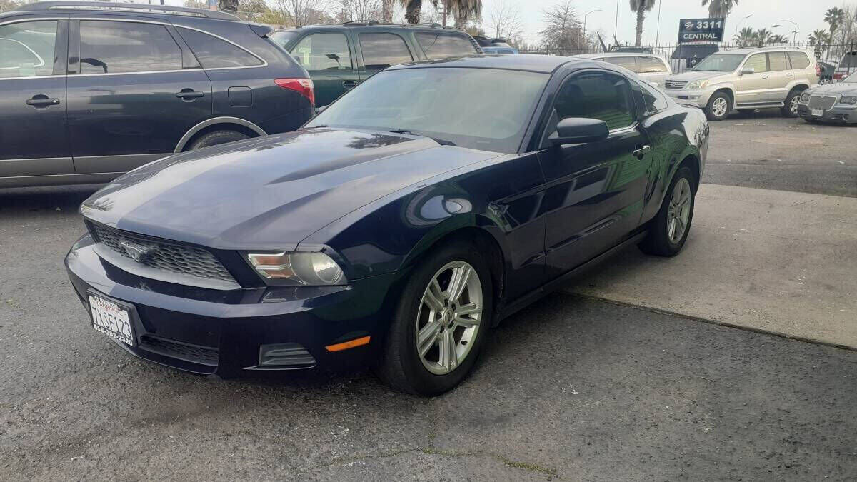 2010 FORD Mustang
