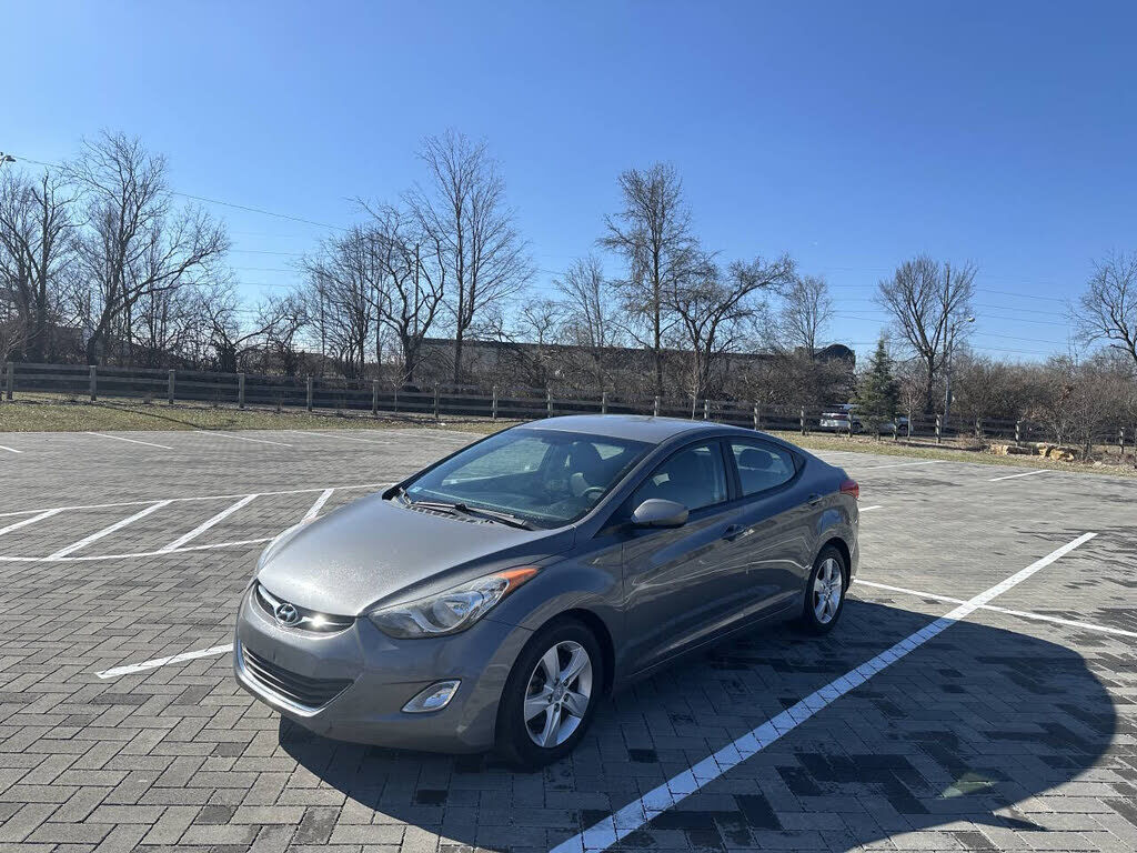 2013 HYUNDAI Elantra