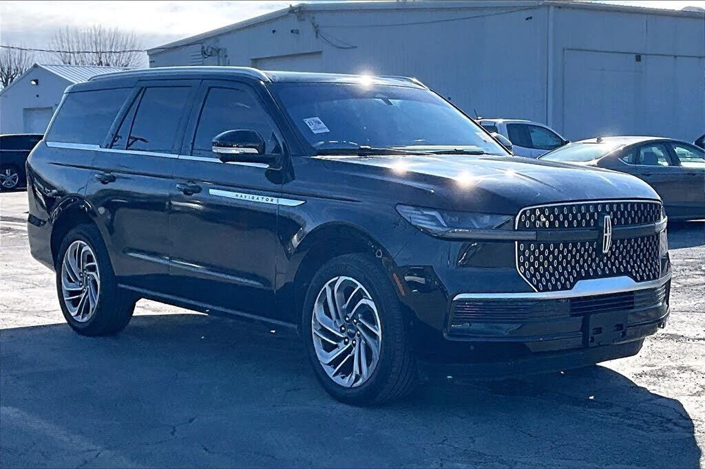 2025 LINCOLN Navigator