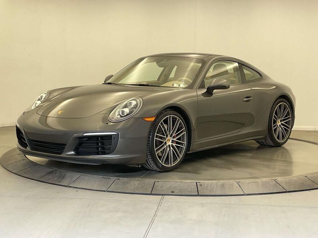 2017 PORSCHE 911