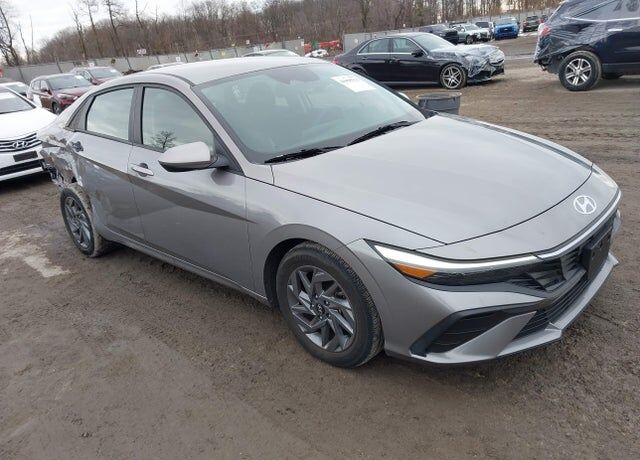 2024 HYUNDAI Elantra