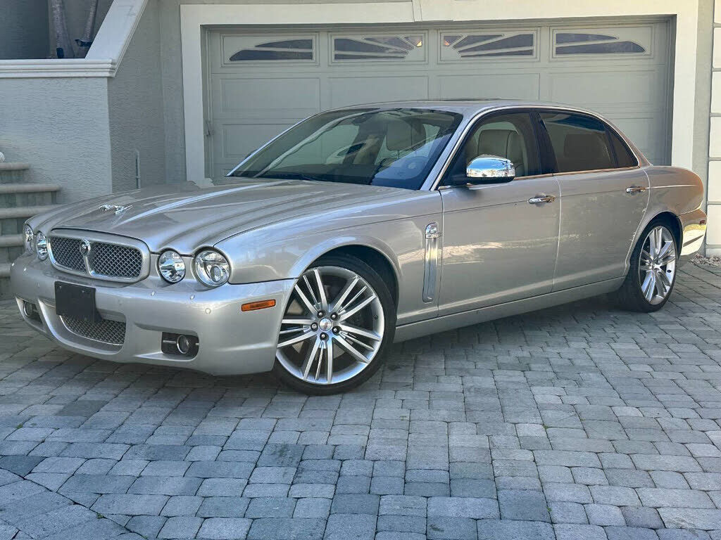 2009 JAGUAR XJ