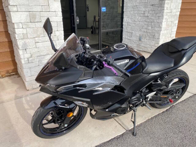 2025 KAWASAKI Ninja
