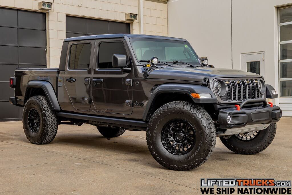 2025 JEEP Gladiator
