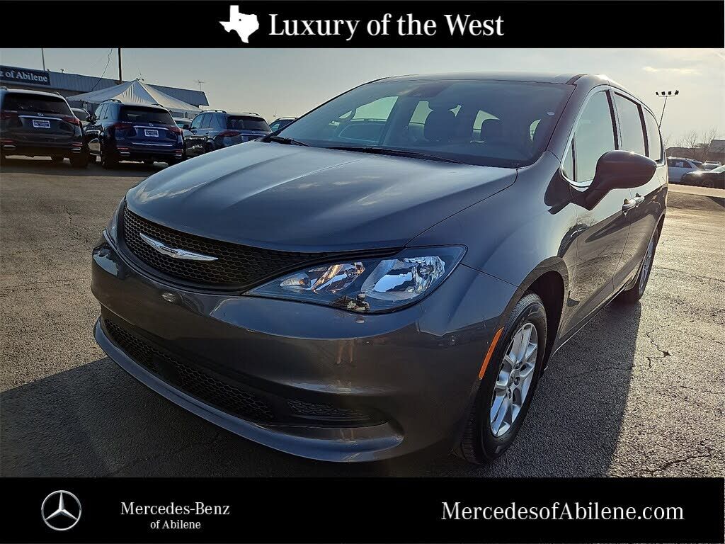 2023 CHRYSLER Voyager