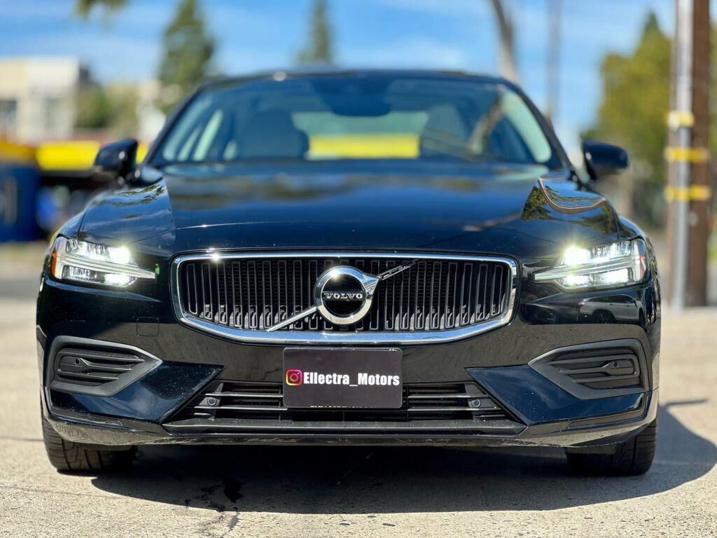 2019 VOLVO S60