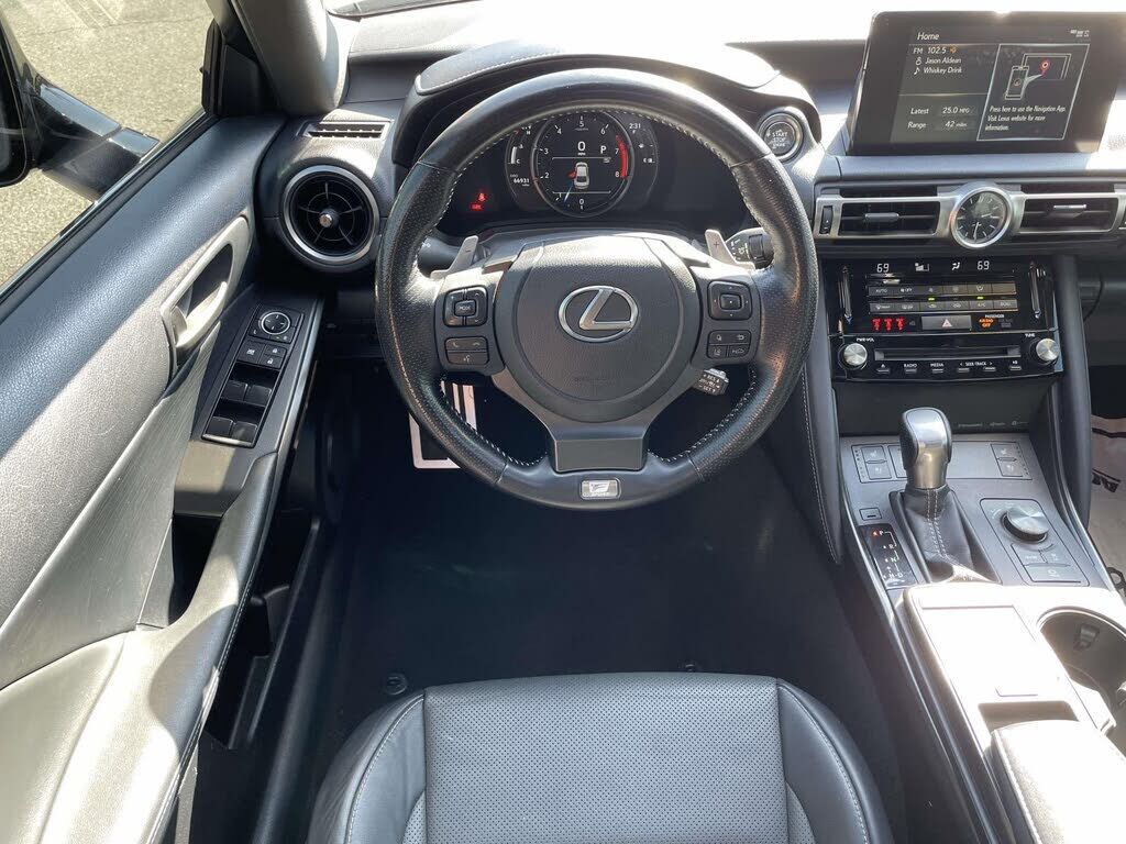 2021 Lexus IS
