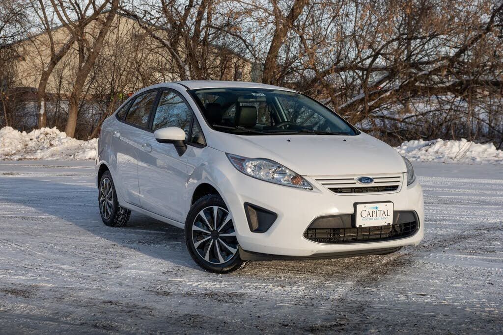 2011 FORD Fiesta