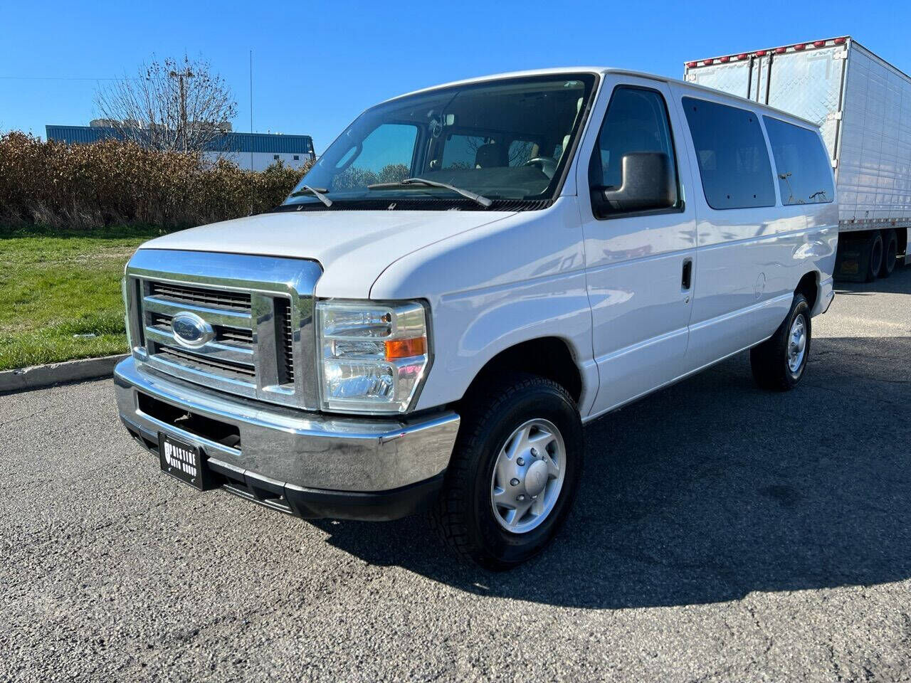 2012 FORD E-350