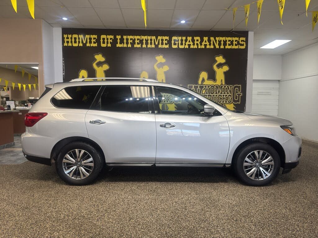 2020 NISSAN Pathfinder