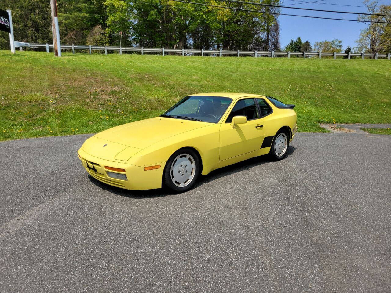 1987 PORSCHE 944