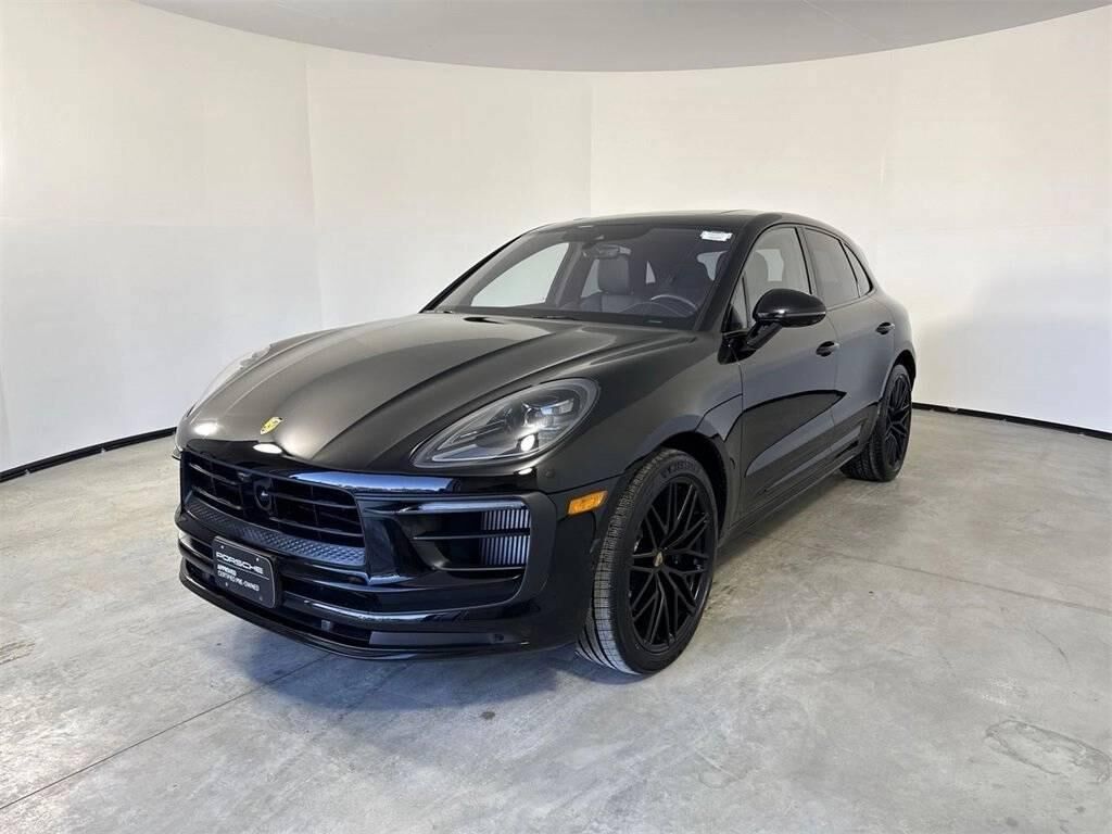 2022 PORSCHE Macan