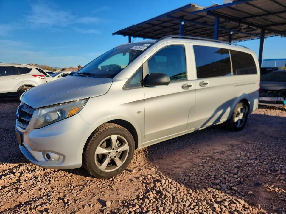 2016 Mercedes-Benz METRIS