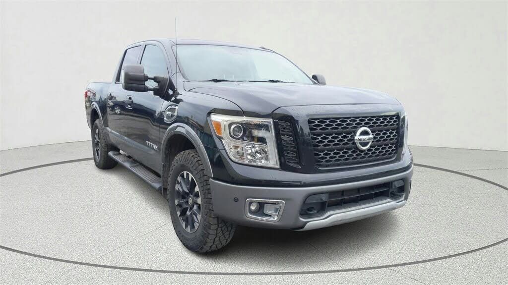 2017 NISSAN Titan