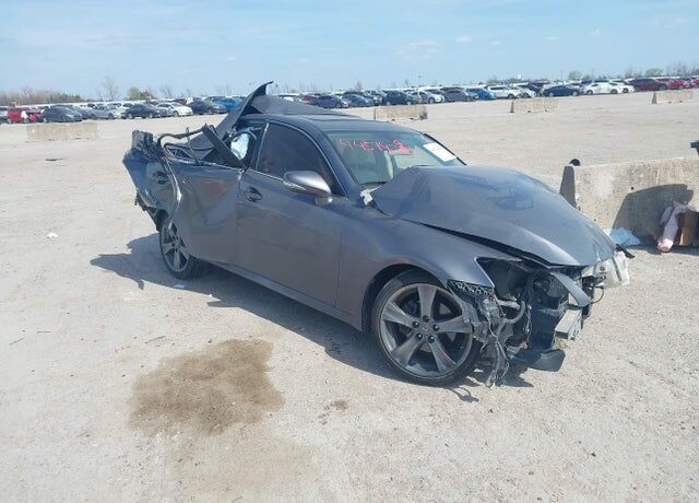 2013 LEXUS IS