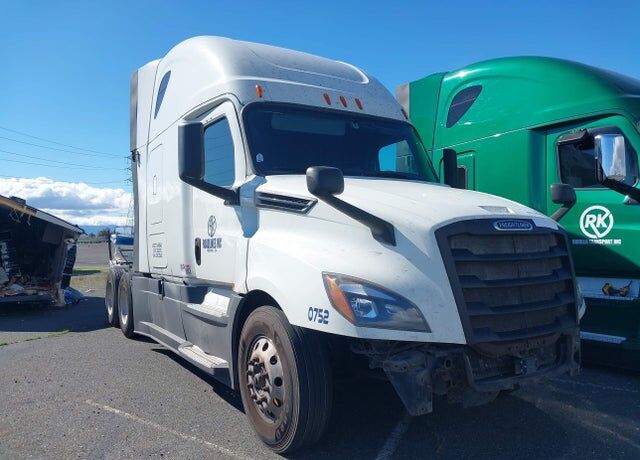 2020 FREIGHTLINER New Cascadia 126" Sleepercab