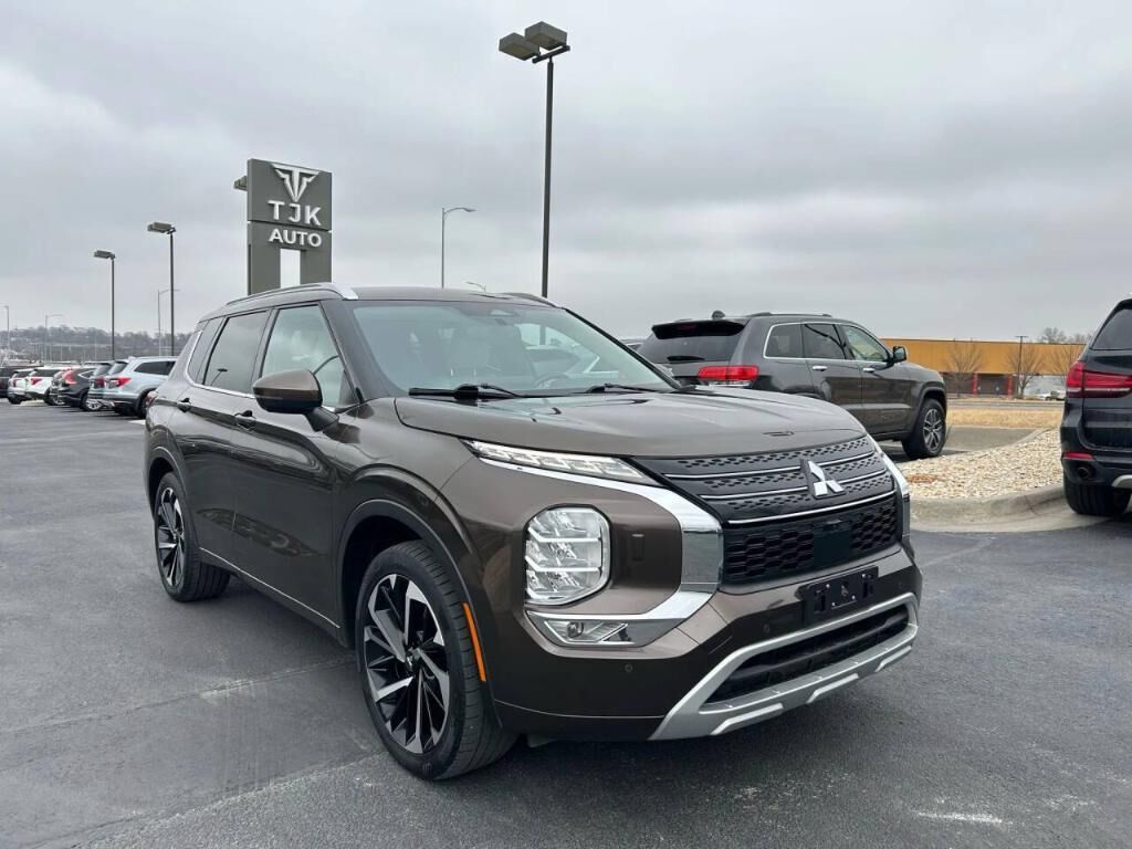 2022 MITSUBISHI Outlander