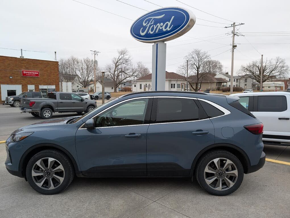 2024 FORD Escape
