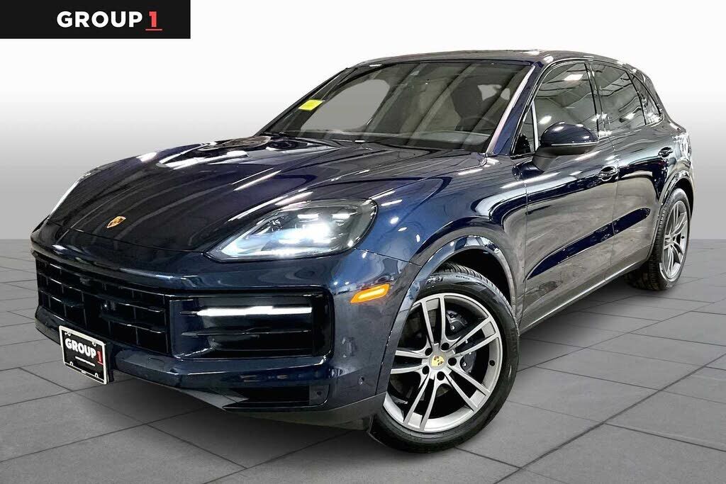 2024 PORSCHE Cayenne