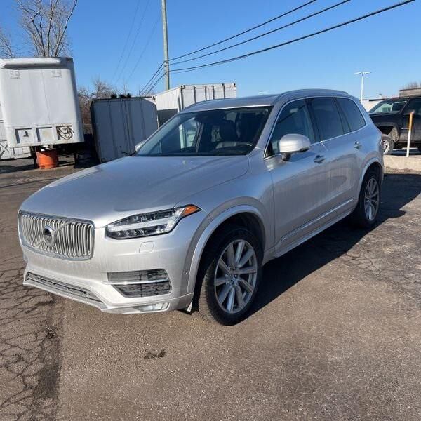 2018 VOLVO XC90