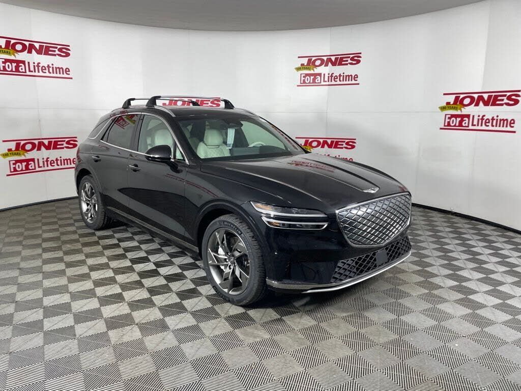 2025 GENESIS GV70