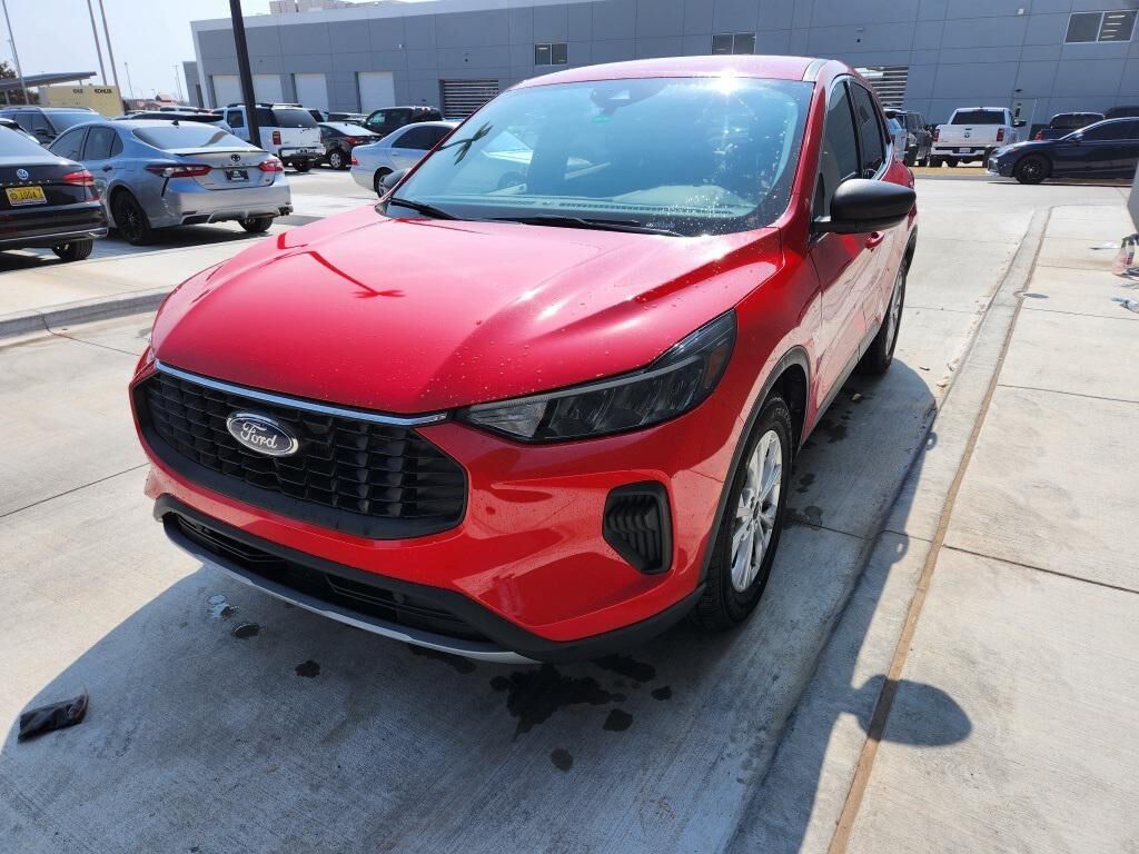 2024 FORD Escape
