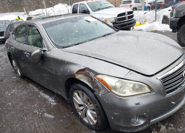 2011 INFINITI M37