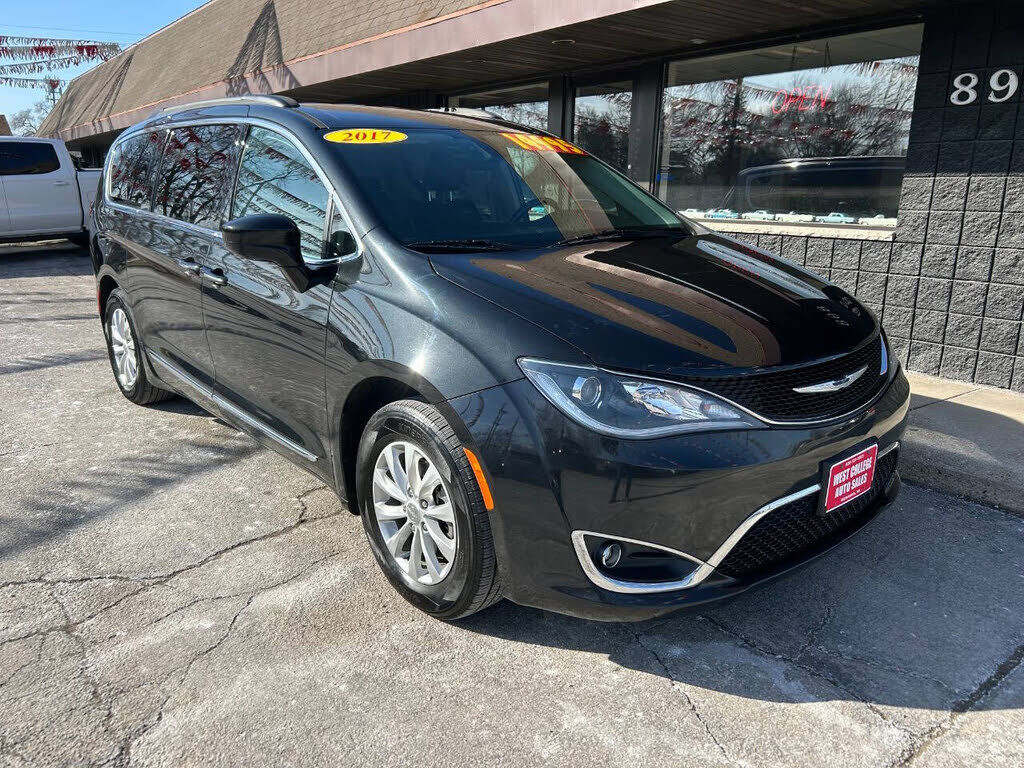 2017 CHRYSLER Pacifica