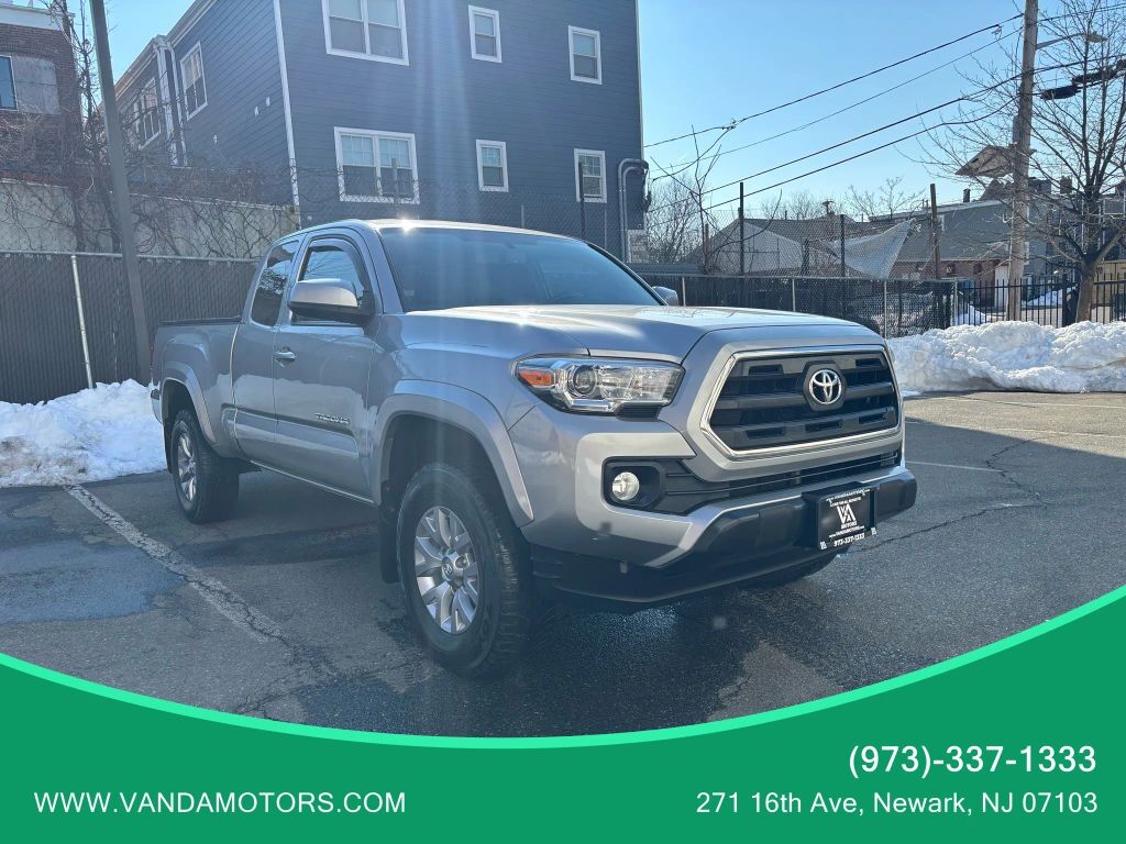 2017 TOYOTA Tacoma