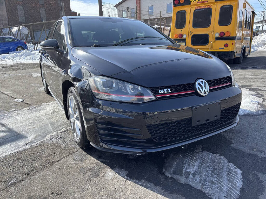 2016 VOLKSWAGEN Golf GTI