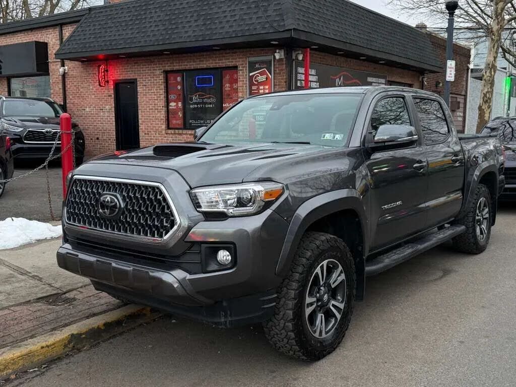 2019 TOYOTA Tacoma