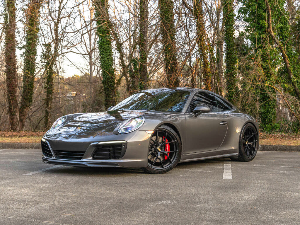 2017 PORSCHE 911