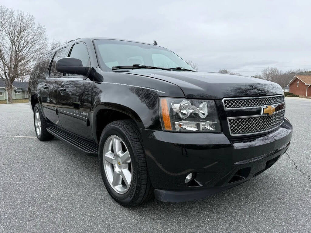 2013 CHEVROLET Suburban