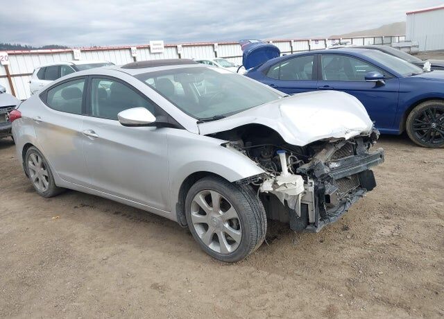 2013 HYUNDAI Elantra