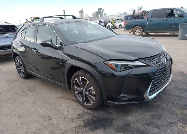 2025 LEXUS UX