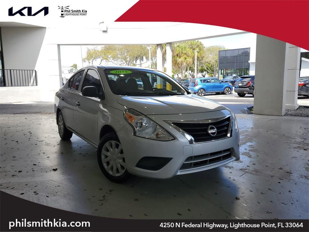2015 NISSAN Versa