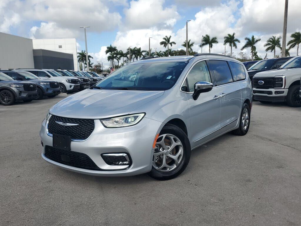 2023 CHRYSLER Pacifica