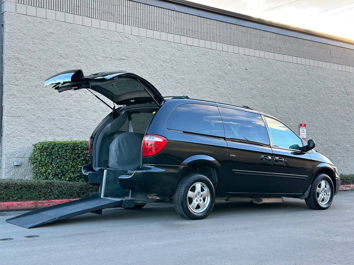2006 DODGE Caravan