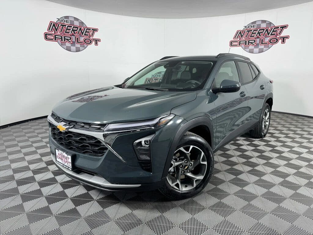 2025 CHEVROLET Trax