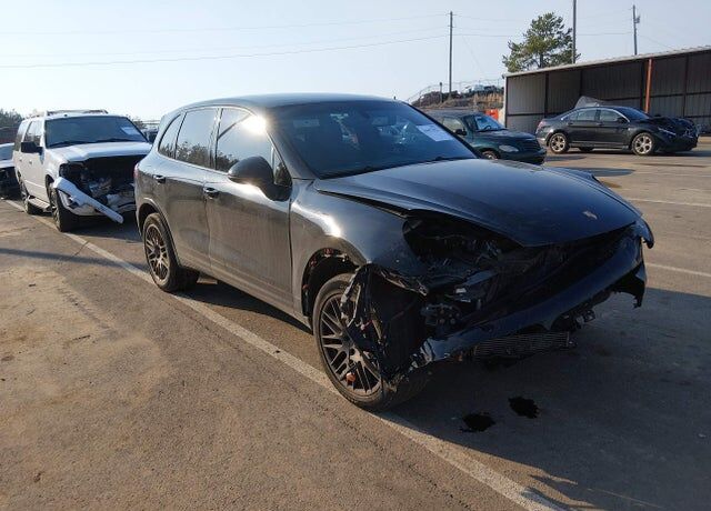 2017 PORSCHE Cayenne