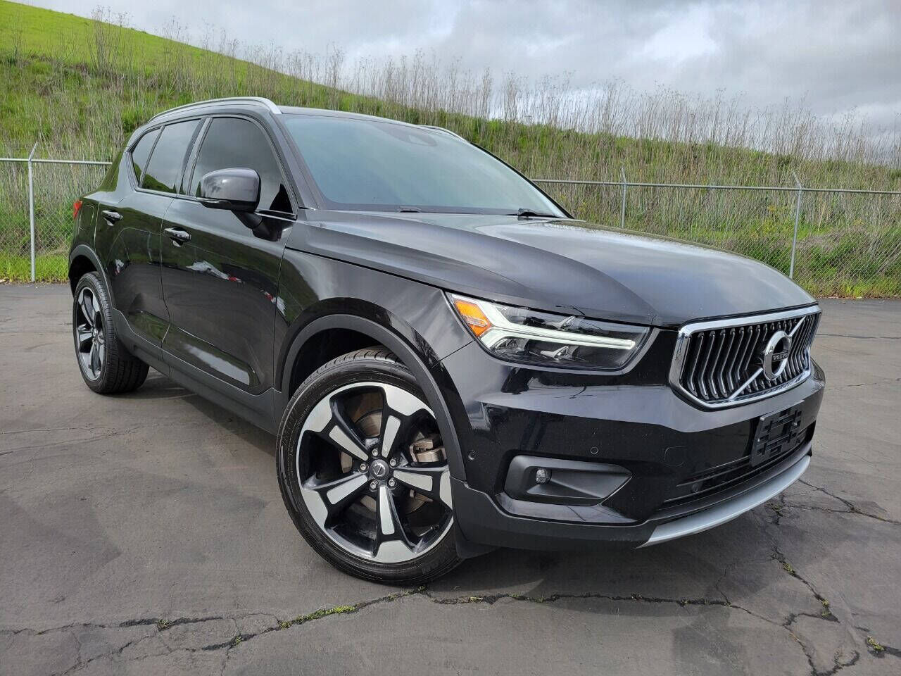2019 VOLVO XC40