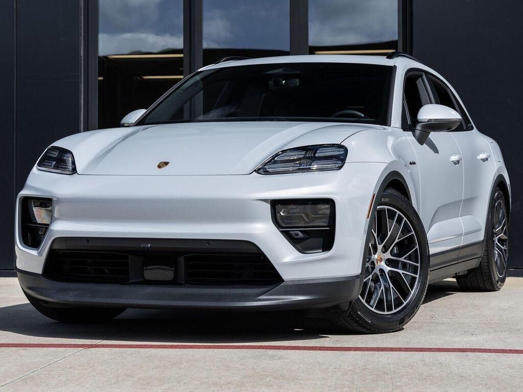 2026 PORSCHE Macan