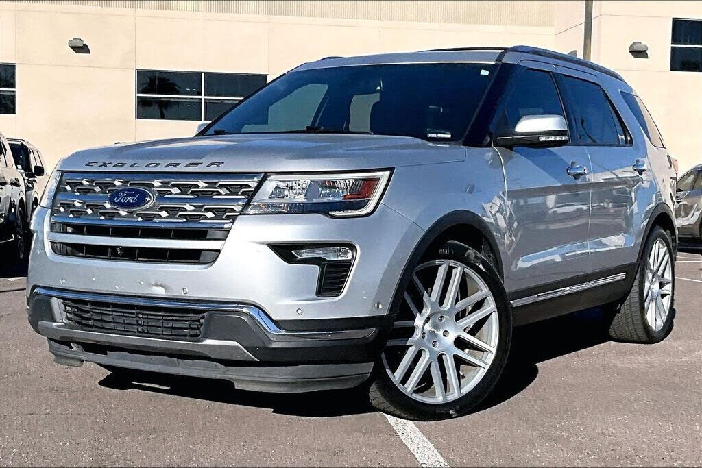 2018 FORD Explorer