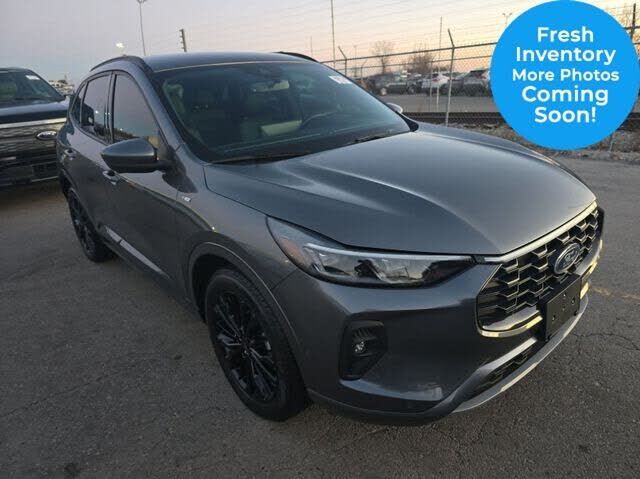 2024 FORD Escape
