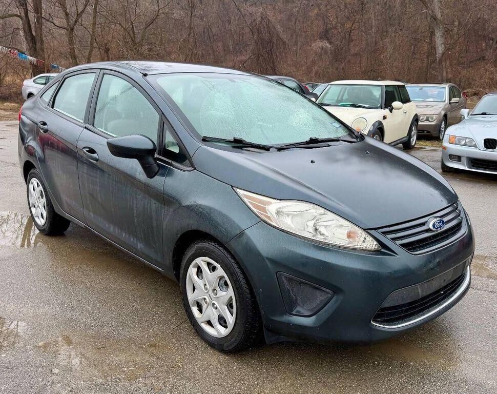 2011 FORD Fiesta