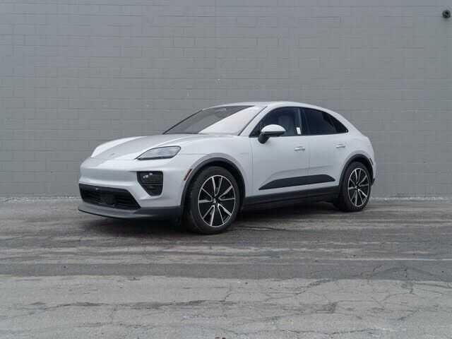 2025 PORSCHE Macan